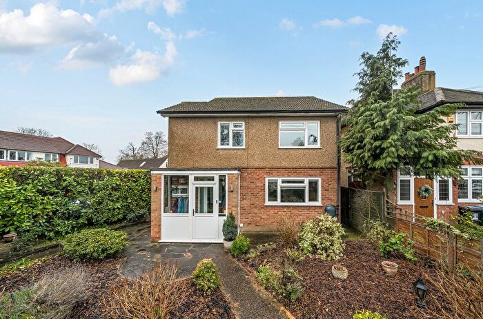 3 Bedroom Detached House For Sale In Goodwood Avenue, Watford, WD24