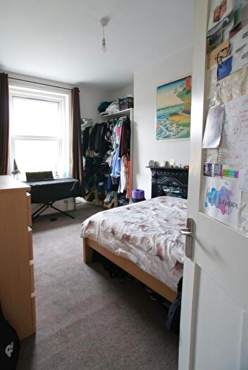 2 Bedroom Flat To Rent In Walworth Road, London, SE17