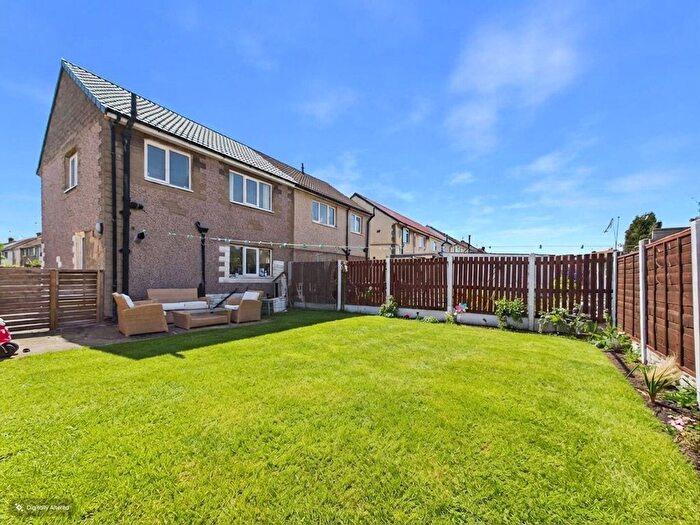 2 Bedroom Semi-detached House For Sale In Cromwell Road, Castleford, WF10
