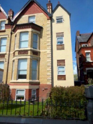 2 Bedroom Apartment To Rent In Newsham Drive, Liverpool- Viewings Come Recommended!, L6