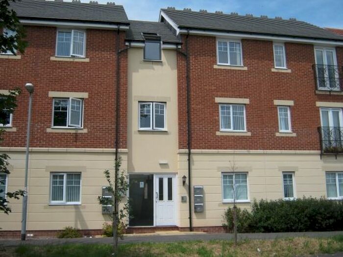2 Bedroom Flat To Rent In Riverside Close, Bridgwater, TA6