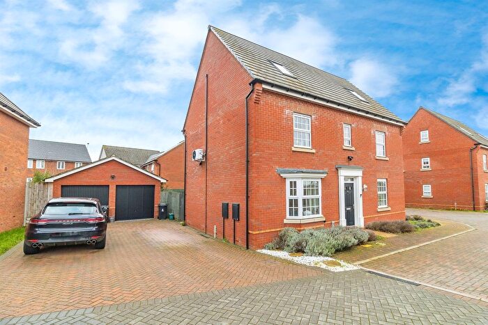 5 Bedroom Detached House For Sale In Burgess Avenue, Eaton Leys, Milton Keynes, MK17