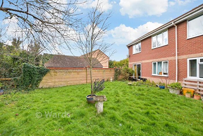 1 Bedroom Flat For Sale In Naylands, Margate, Kent, CT9