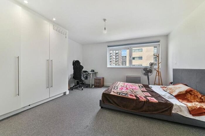 2 Bedroom Flat To Rent In Ebb Court, Albert Basin Way, E16