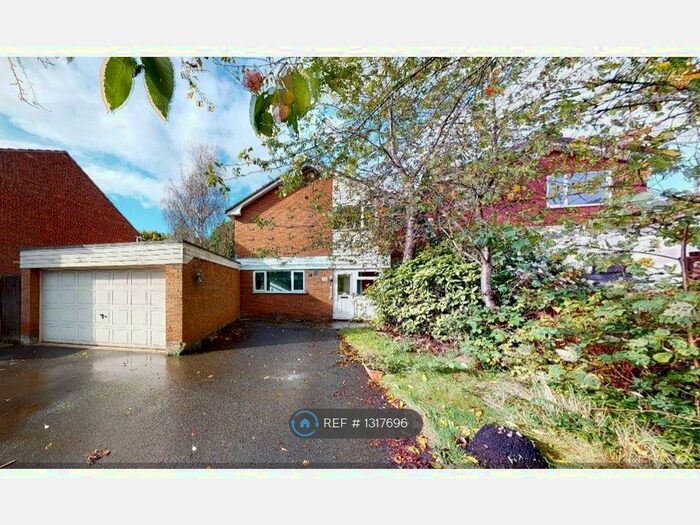 5 Bedroom Detached House To Rent In Cannock Road, Cannock, WS11