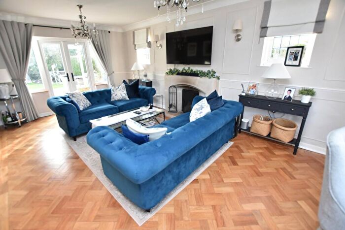 4 Bedroom Detached House For Sale In Southfield Road, Nailsea, Nailsea, BS48
