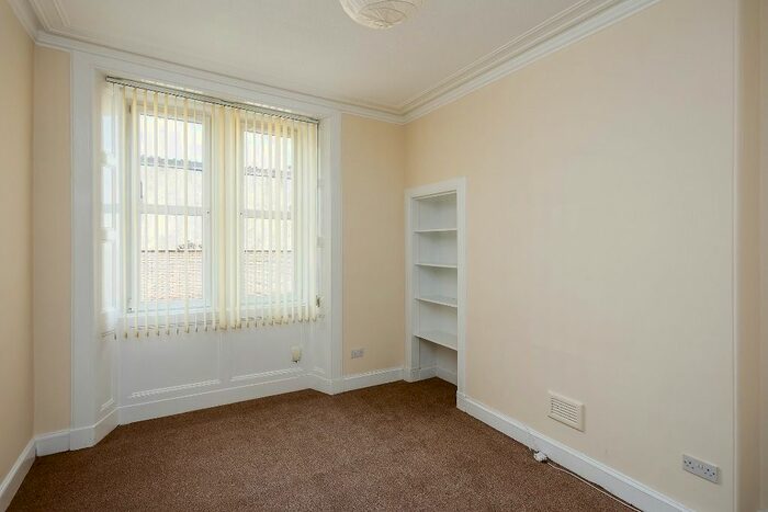2 Bedroom Flat To Rent In Ashley Place, Bonnington, Edinburgh, EH6