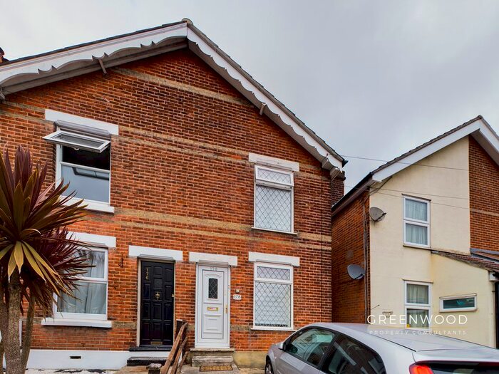 3 Bedroom Terraced House To Rent In Harwich Road, Colchester CO4