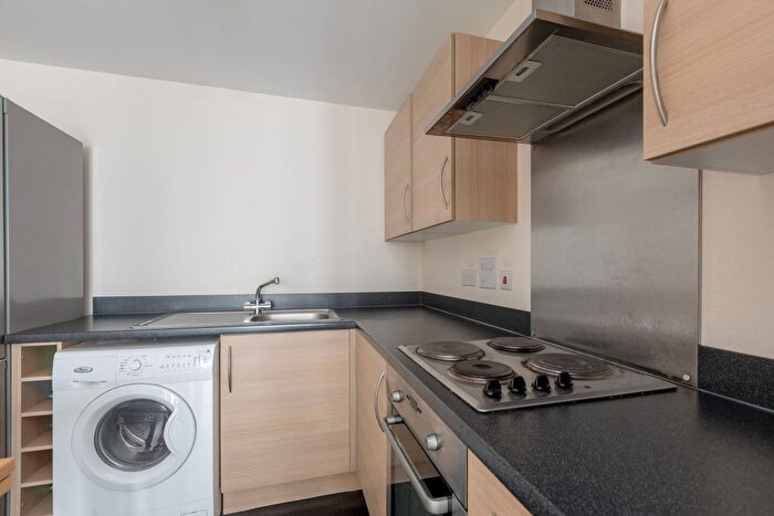 1 Bedroom Flat For Sale In Flat, Waterfront Park, Edinburgh, EH5