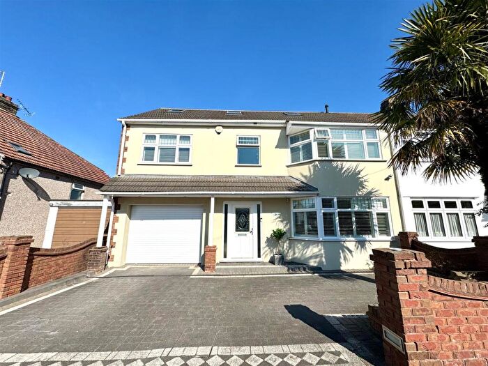 5 Bedroom Semi Detached House For Sale In Somersham Road, Bexleyheath, DA7