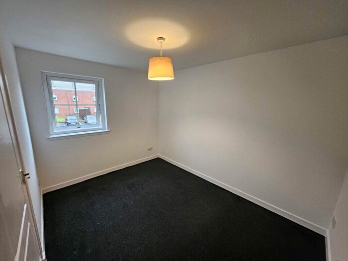 2 Bedroom Flat To Rent In Anwoth Street, Tollcross, G32