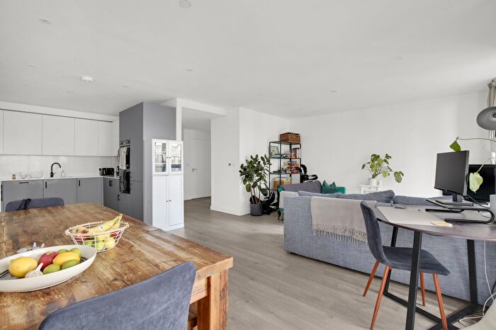 3 Bedroom Flat For Sale In Willowbrook House, Coster Avenue, London, Greater London, N4