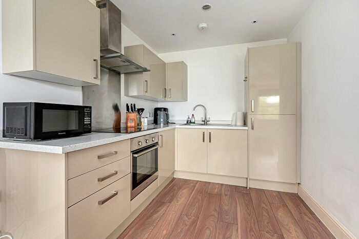 1 Bedroom Apartment For Sale In London Road, Blackwater, Camberley, GU17