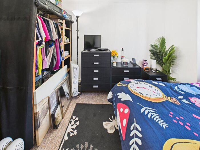 1 Bedroom Apartment For Sale In Watermoor Road, Cirencester, GL7