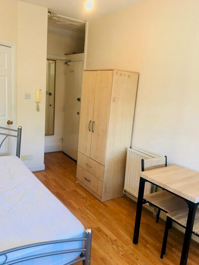 Studio To Rent In Queensborough Terrace, Bayswater, W2