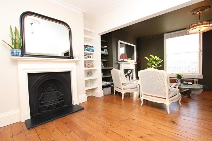 3 Bedroom House To Rent In Lower Camden Place, Bath, BA1