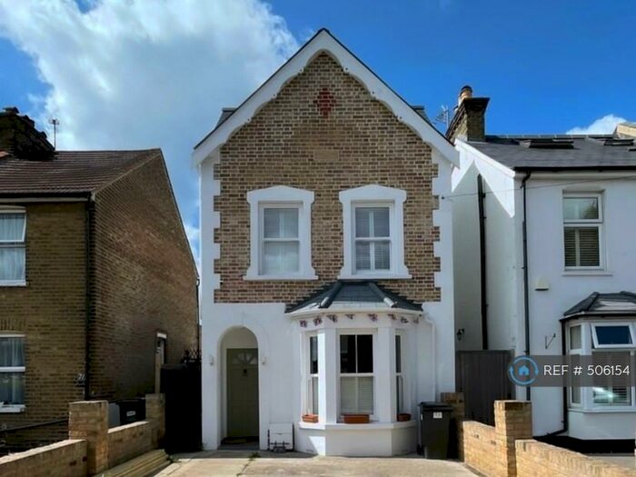 4 Bedroom Detached House To Rent In Pope Road, Bromley, BR2