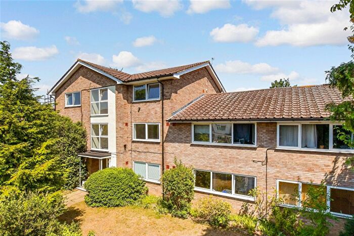 1 Bedroom Flat For Sale In Stanley Road, Sutton, Surrey, SM2