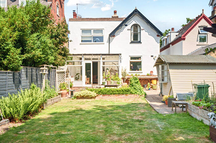 3 Bedroom Detached House For Sale In Widmore Road, Bromley, BR1