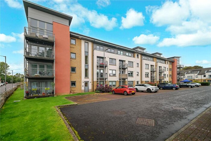 2 Bedroom Flat For Sale In Leyland Road, Motherwell, North Lanarkshire, ML1