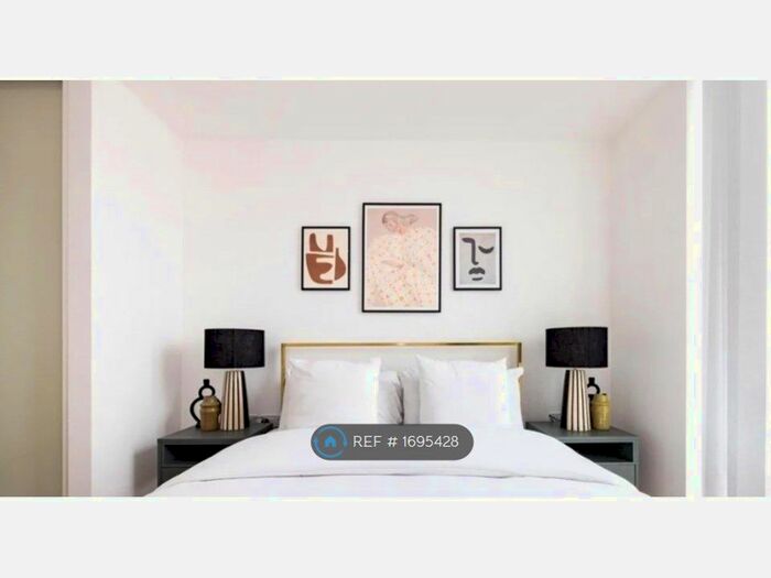 2 Bedroom Flat To Rent In Pinnacle Apartments, Croydon, CR0