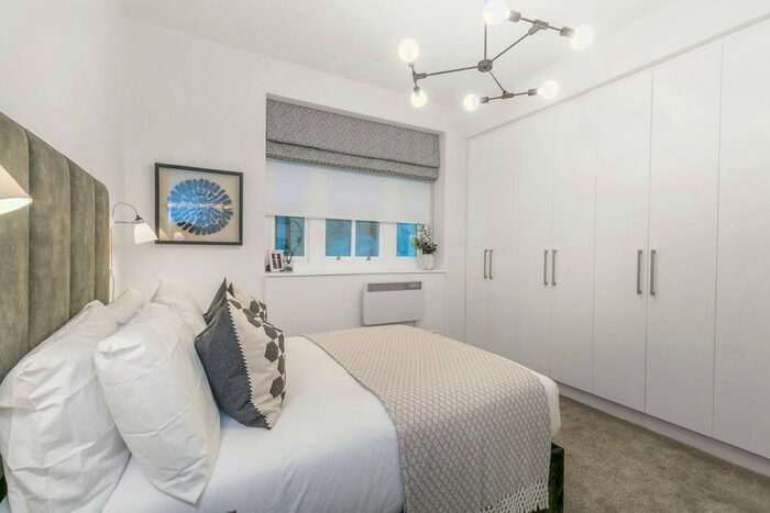 2 Bedroom Flat To Rent In Nottingham Place, Marylebone, London, W1U