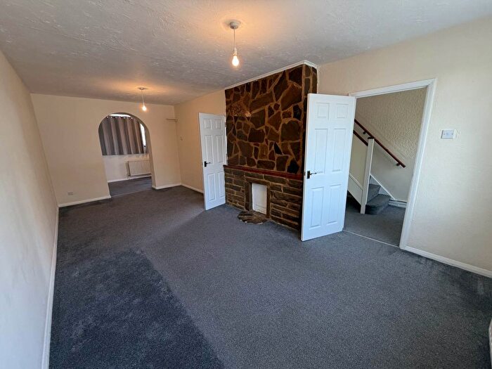 3 Bedroom End Of Terrace House To Rent In Rainham Road North, Dagenham, RM10