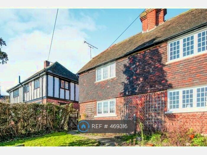 3 Bedroom Terraced House To Rent In Hayes Hill, Bromley, BR2