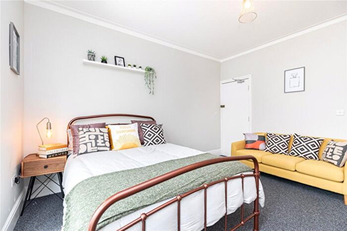 Flat To Rent In Morris Road, Southampton, Hampshire, SO15