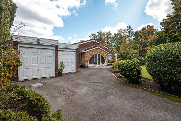 2 Bedroom Bungalow For Sale In Moor Green Lane, Moseley, Birmingham, B13