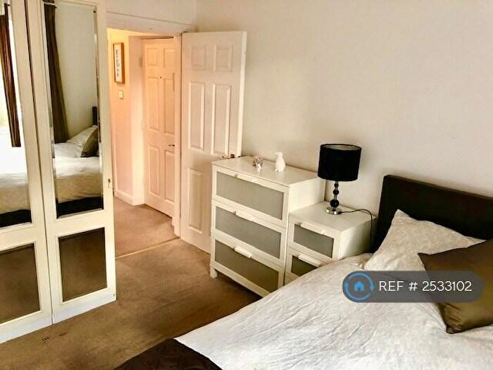 3 Bedroom Flat To Rent In John Smeaton Court, Manchester, M1