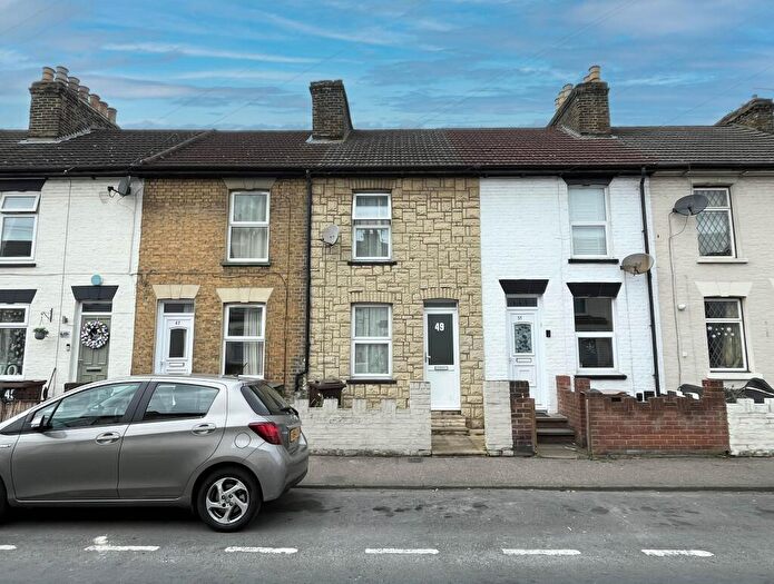 3 Bedroom Terraced House For Sale In Victoria Street, Gillingham, Kent, ME7