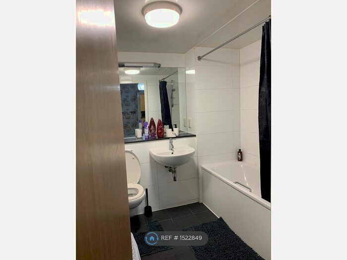 2 Bedroom Flat To Rent In Lonsdale, Wolverton, Milton Keynes, MK12