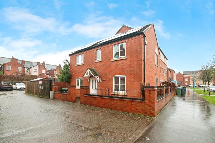 3 Bedroom End Of Terrace House For Sale In Barrett Street, Smethwick, B66