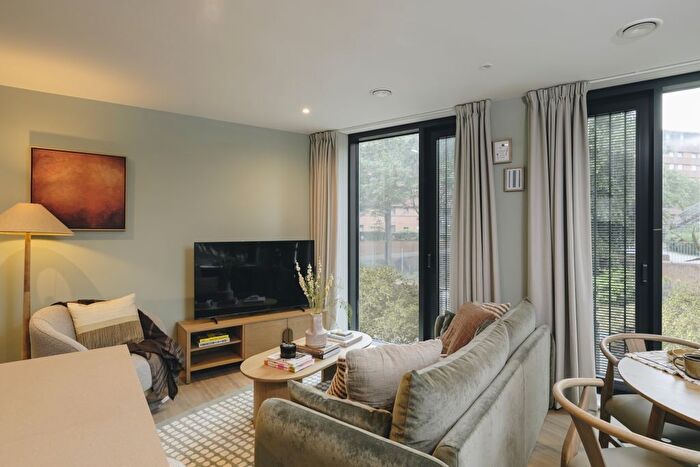 2 Bedroom Flat To Rent In Apartment, Jennens Road Birmingham, B4