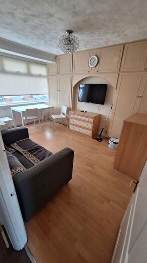2 Bedroom Flat To Rent In Craven Gardens, Ilford, IG6