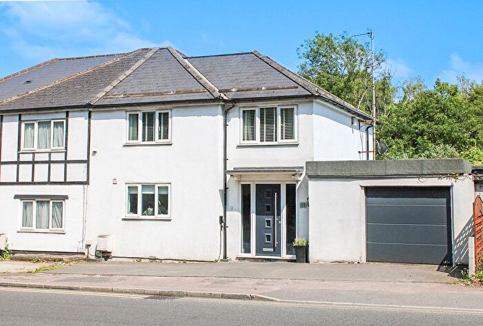 3 Bedroom Semi-Detached House For Sale In Brighton Road, Coulsdon, CR5