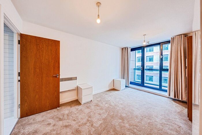 2 Bedroom Flat To Rent In The Sphere, Hallsville Road, E16
