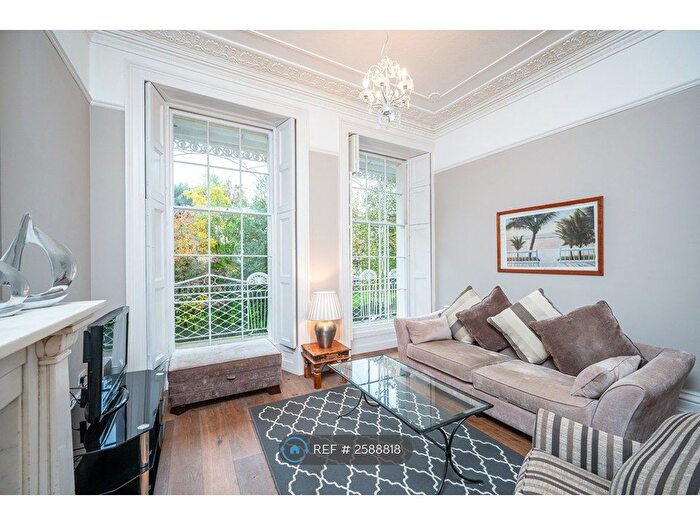 2 Bedroom Flat To Rent In Caledonia Place, Bristol, BS8