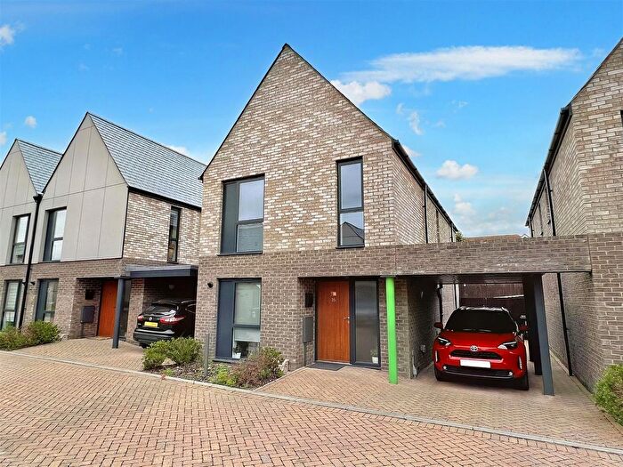 4 Bedroom Detached House For Sale In Macauley Drive, Eastbourne, BN23