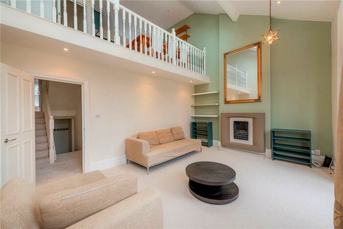 2 Bedroom Apartment To Rent In Sarsfeld Road, London, SW12