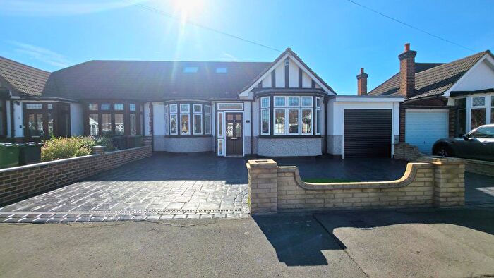 4 Bedroom Semi Detached Bungalow For Sale In Tolworth Gardens, Chadwell Heath, RM6