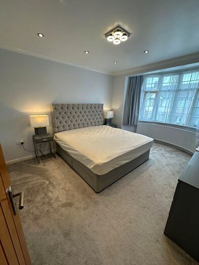 1 Bedroom Terraced House To Rent In Meadway, IG3