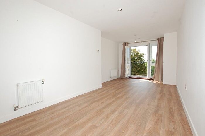 1 Bedroom Flat To Rent In Worcester Close, London, SE20