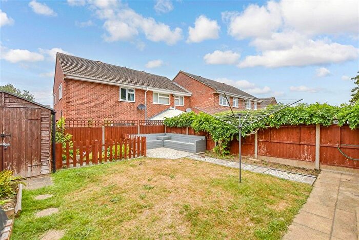 4 Bedroom Semi-Detached House For Sale In Blake Drive, Larkfield, Kent, ME20