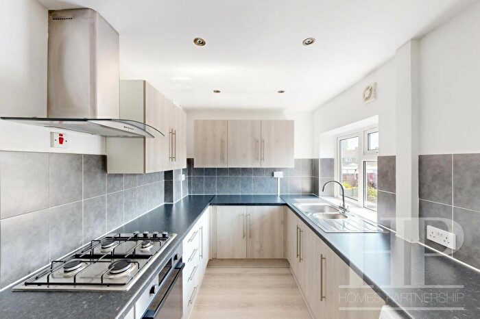 2 Bedroom Maisonette To Rent In Dickens Road, Crawley, RH10