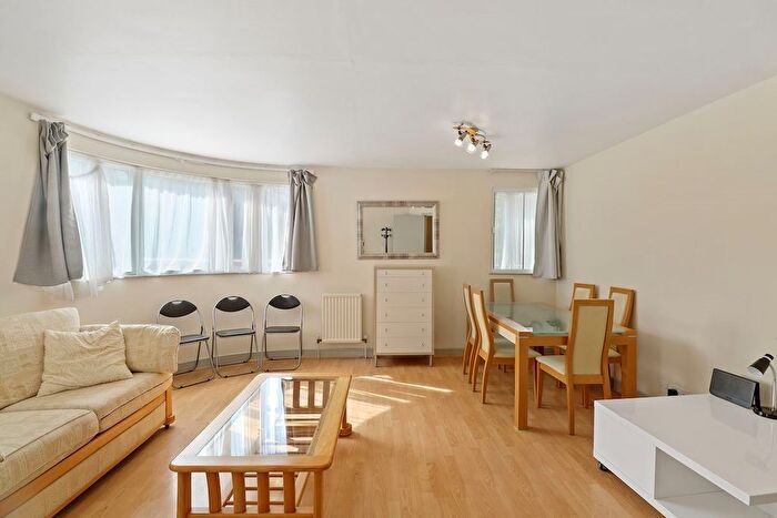 2 Bedroom Flat For Sale In Westbourne, Artesian Road, W2