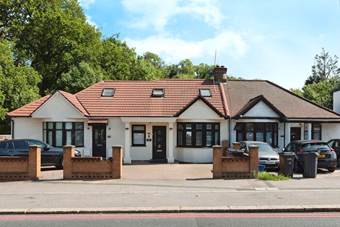 6 Bedroom Bungalow For Sale In Eastern Avenue, Ilford, Essex, IG2