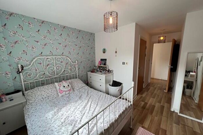 2 Bedroom Flat To Rent In Calais House Cardiff, CF10