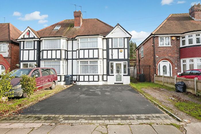 3 Bedroom Semi Detached House To Rent In Fox Hollies Road, Hall Green, B28